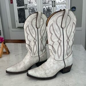 White Leather Western Coastal Cowgirl Cowboy Boots